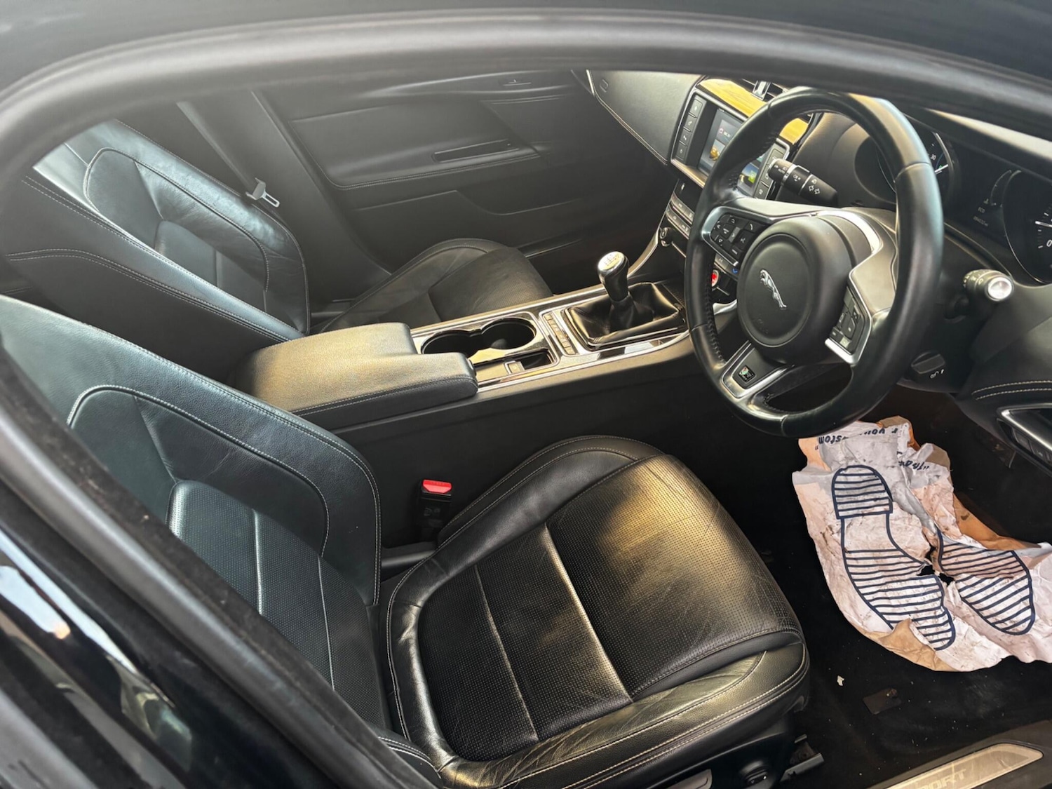 Used Jaguar XE 2017 for sale - 76753130: Photo 6