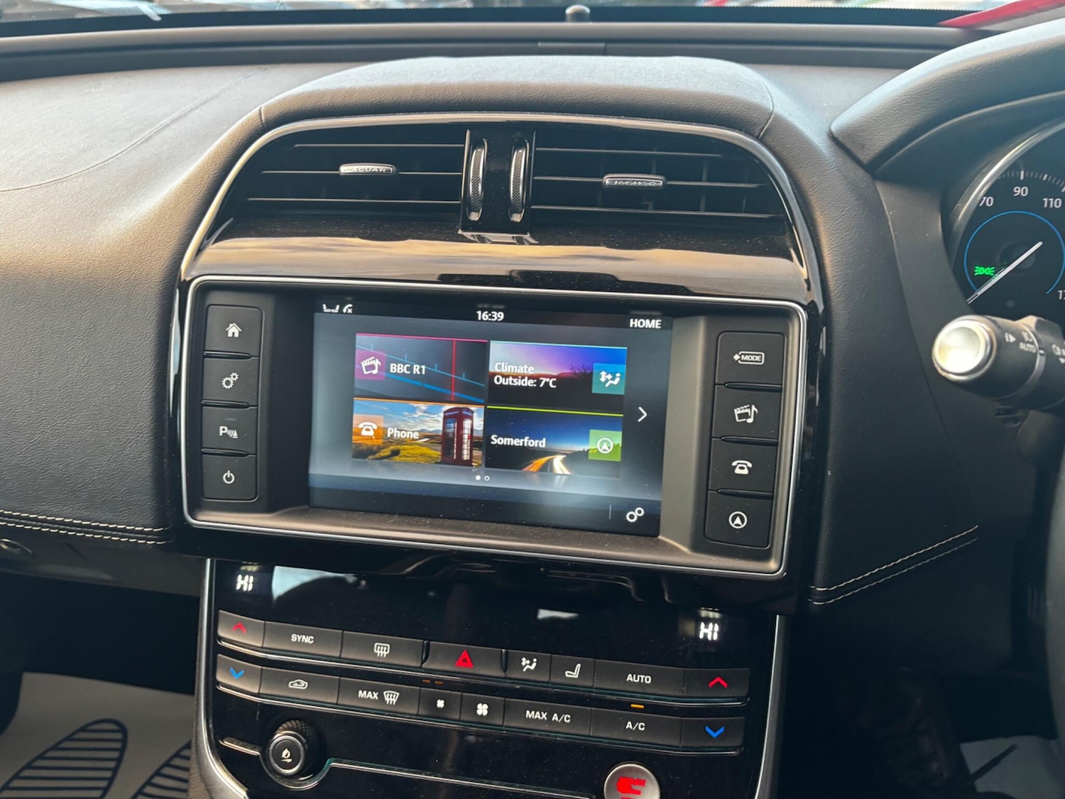 Used Jaguar XE 2017 for sale - 76753130: Photo 7