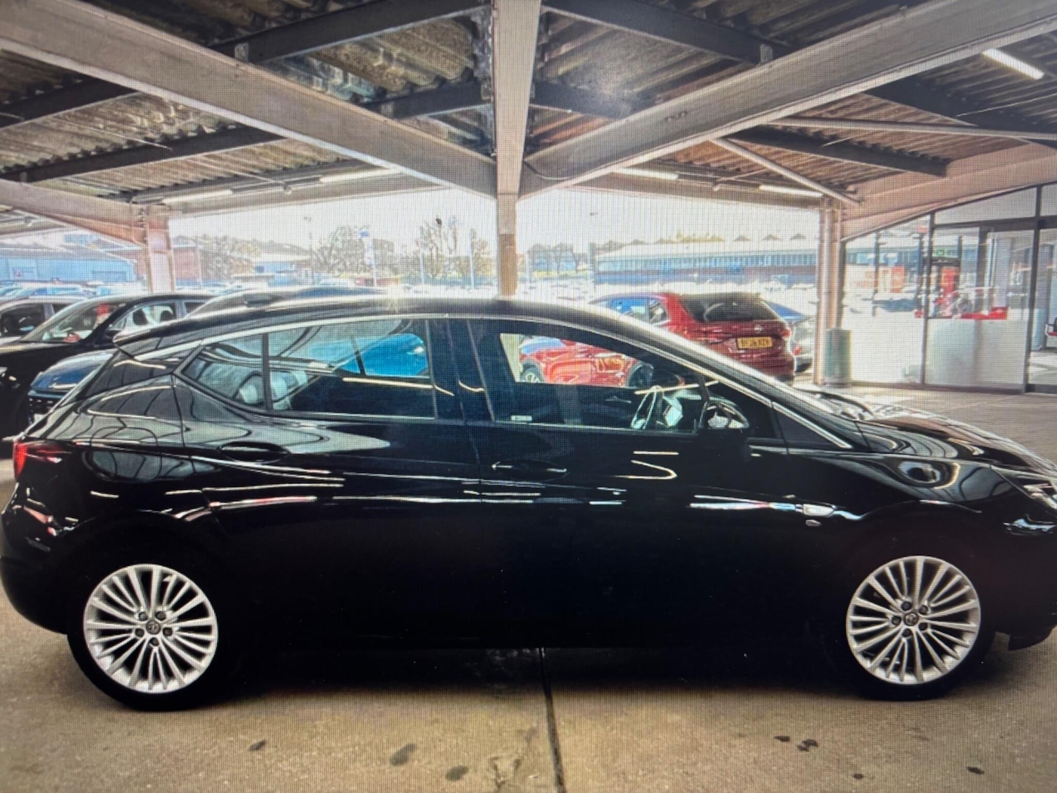 Used Vauxhall Astra 2017 for sale - 78019117: Photo 2