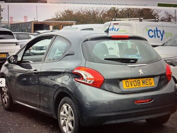 Used Peugeot 208 2014 for sale - 77510737: Photo
