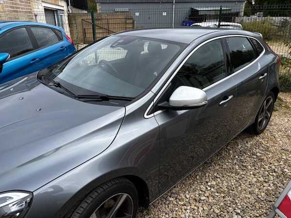 Used Volvo V40 2015 for sale - 76175350: Photo 3