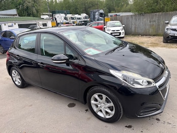 Used Peugeot 208 2015 for sale - 79381973: Photo