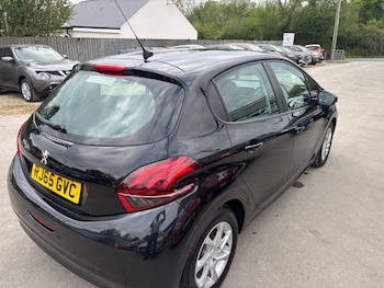 Used Peugeot 208 2015 for sale - 79381973: Photo