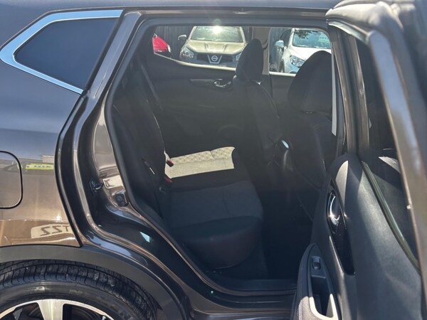 Used Nissan Qashqai 2016 for sale - 75600801: Photo 12
