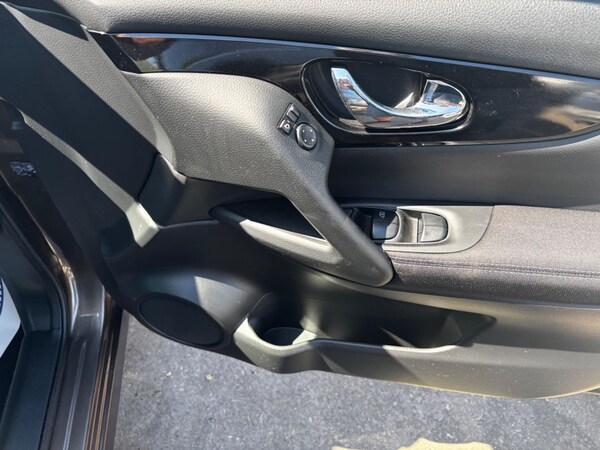 Used Nissan Qashqai 2016 for sale - 75600801: Photo 13