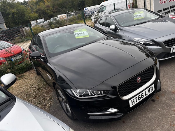 Used Jaguar XE 2017 for sale - 76247261: Photo 2
