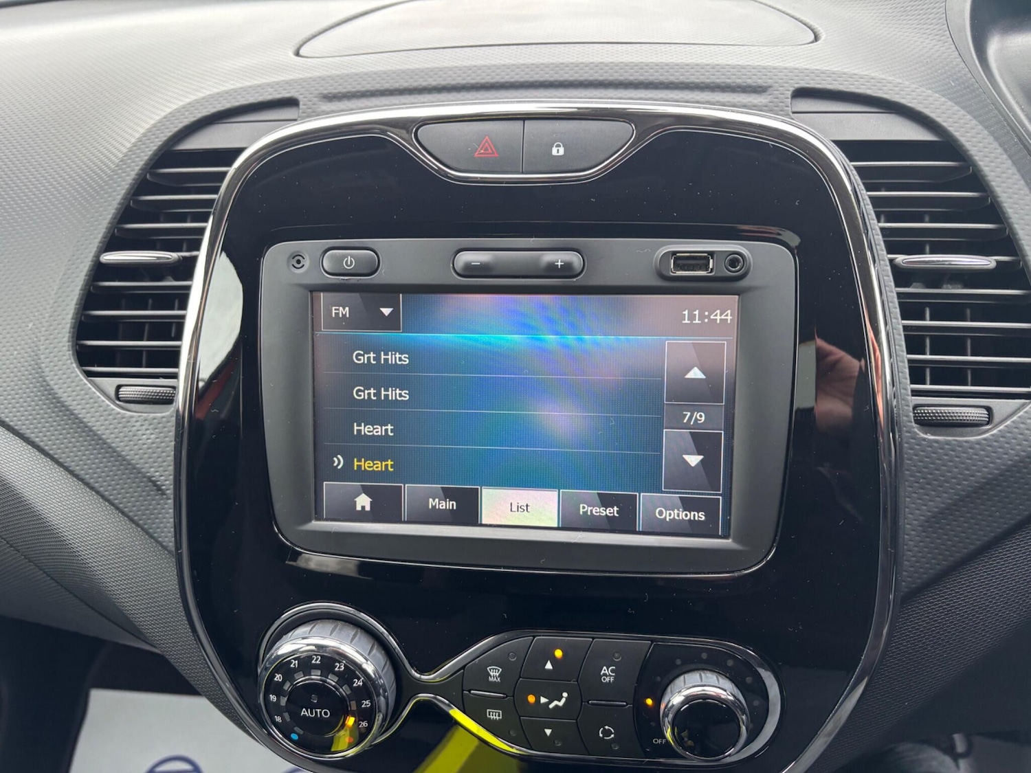 Used Renault Captur 2015 for sale - 77425603: Photo 12