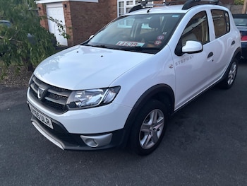 Used Dacia Sandero Stepway 2015 for sale - 79181229: Photo