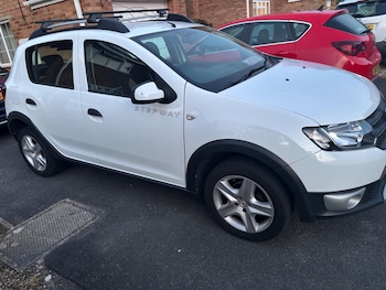 Used Dacia Sandero Stepway 2015 for sale - 79181229: Photo