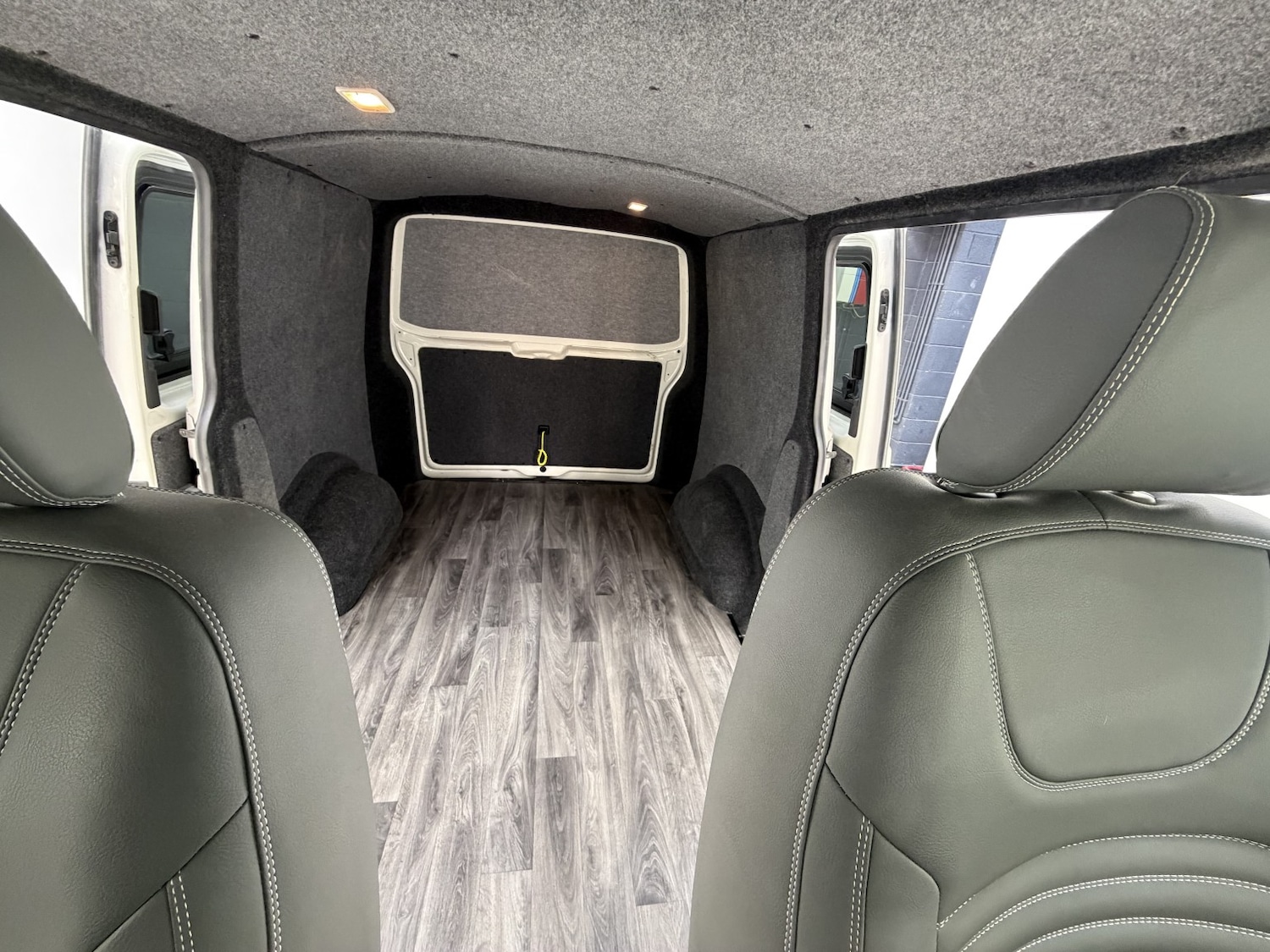 Used Volkswagen Transporter 2012 for sale - 77921340: Photo 10