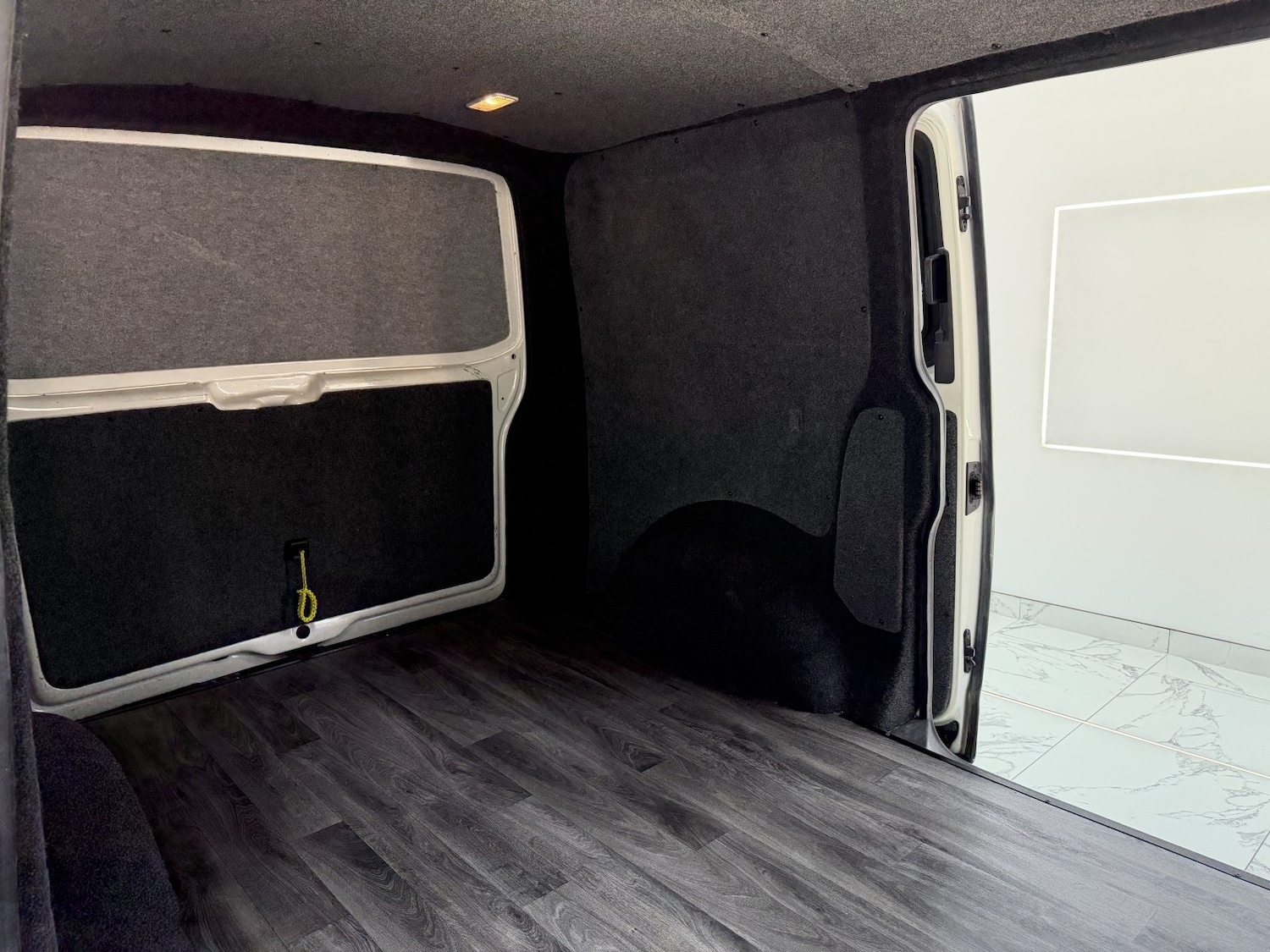 Used Volkswagen Transporter 2012 for sale - 77921340: Photo 9