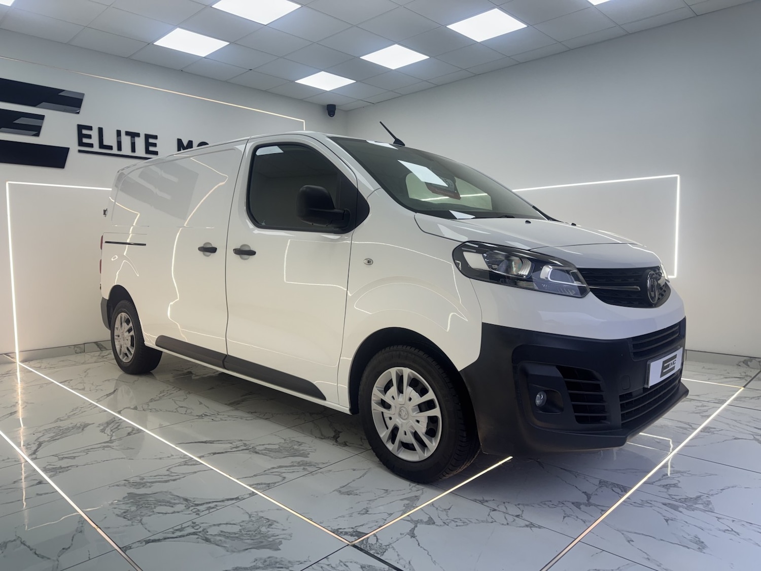 Used Vauxhall Vivaro 2019 for sale - 77718076: Photo 2