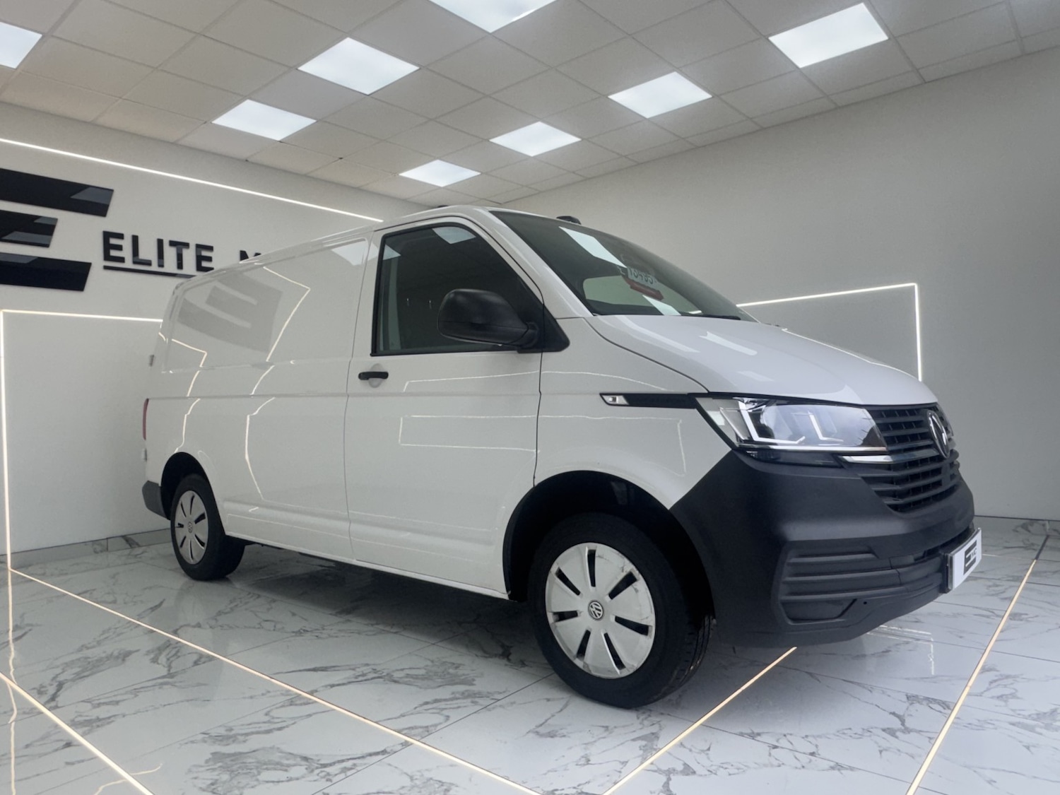 Used Volkswagen Transporter 2022 for sale - 77718075: Photo 2