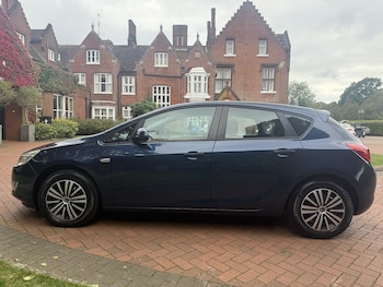 Used Vauxhall Astra 2010 for sale - 76101065: Photo