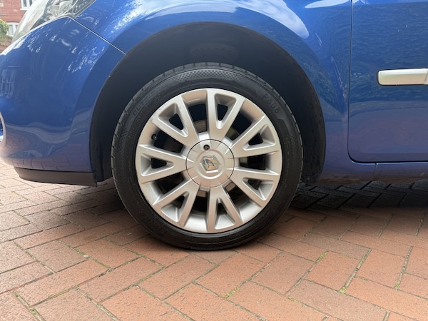 Used Renault Clio 2010 for sale - 76257699: Photo 17