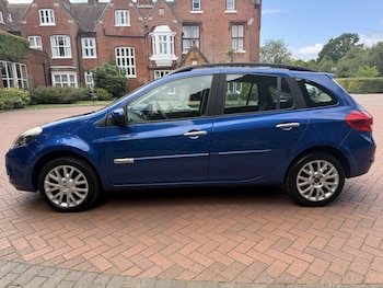 Used Renault Clio 2010 for sale - 76257699: Photo