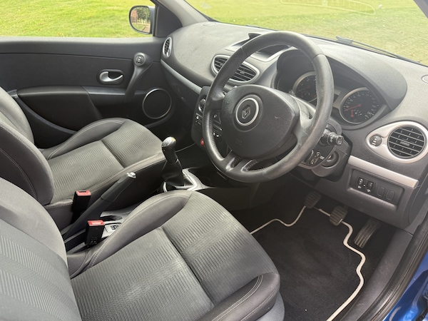 Used Renault Clio 2010 for sale - 76257699: Photo 9