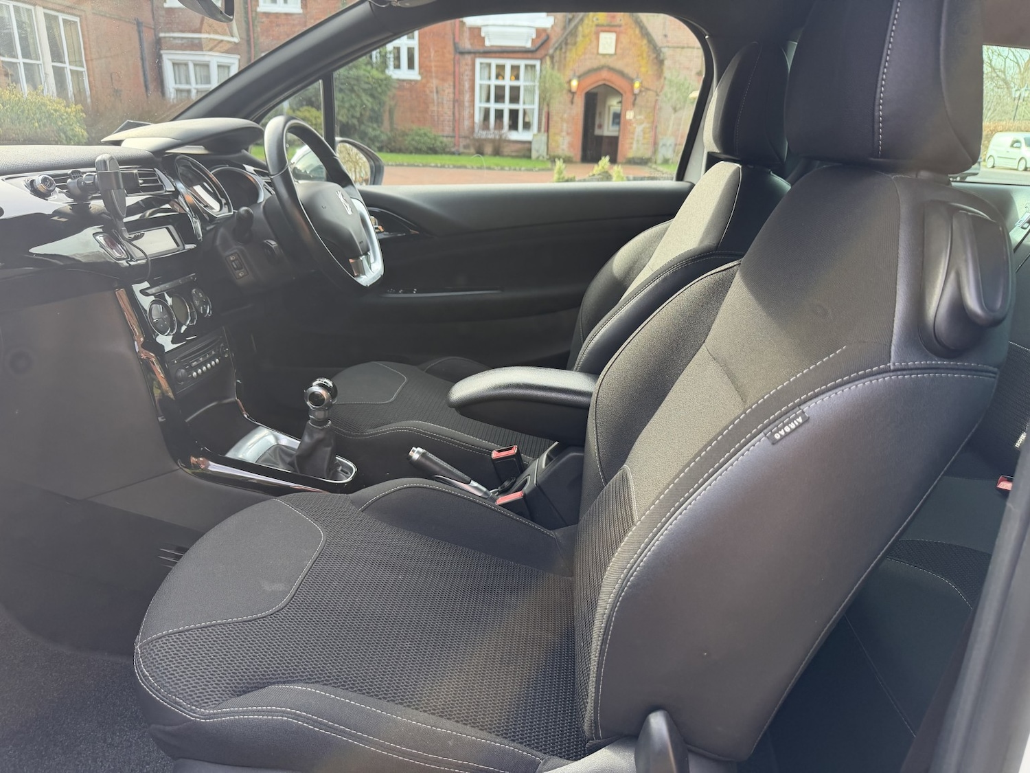 Used Citroen DS3 2010 for sale - 77632464: Photo 11