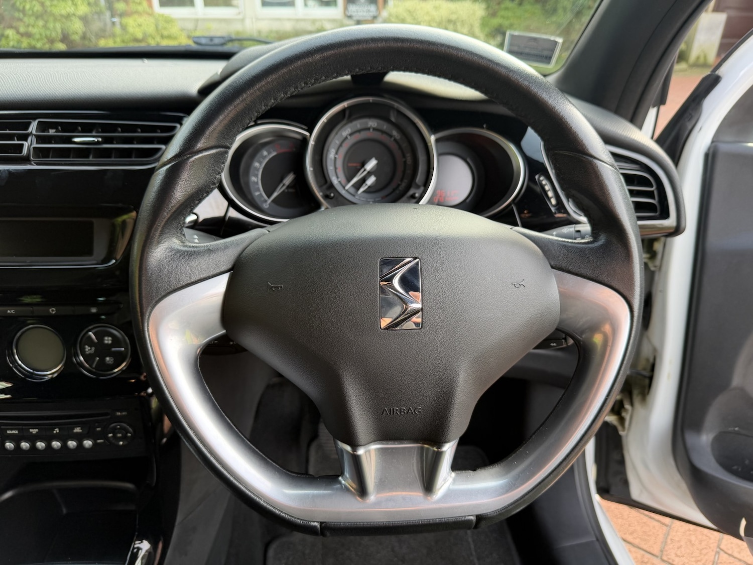 Used Citroen DS3 2010 for sale - 77632464: Photo 16