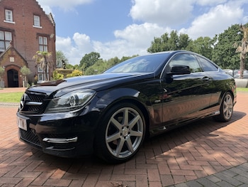 Used Mercedes-Benz C-Class 2012 for sale - 76101114: Photo