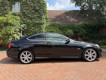 Used Mercedes-Benz C-Class 2012 for sale - 76101114: Photo