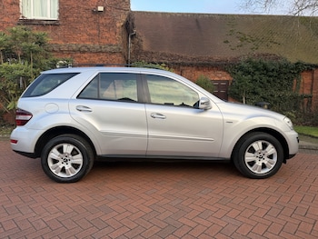 Used Mercedes-Benz M Class 2010 for sale - 78969060: Photo