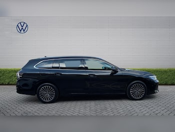 Used Volkswagen Passat 2024 for sale - 79379308: Photo