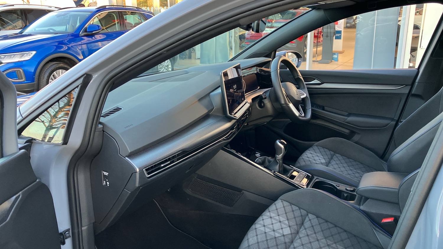 Used Volkswagen Golf 2025 for sale - 76637271: Photo 2