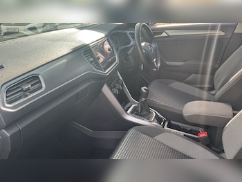 Used Volkswagen T-Roc 2022 for sale - 75724924: Photo