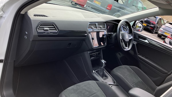 Used Volkswagen Tiguan 2020 for sale - 76230773: Photo 2
