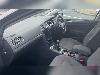 Used Volkswagen Golf 2018 for sale - 76984620: Photo