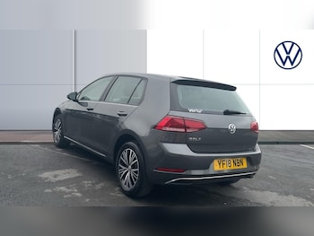 Used Volkswagen Golf 2018 for sale - 76984620: Photo