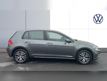 Used Volkswagen Golf 2018 for sale - 76984620: Photo