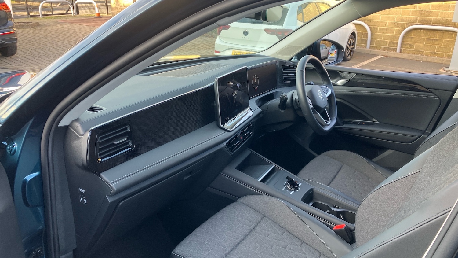 Used Volkswagen Tiguan 2024 for sale - 76625589: Photo 2