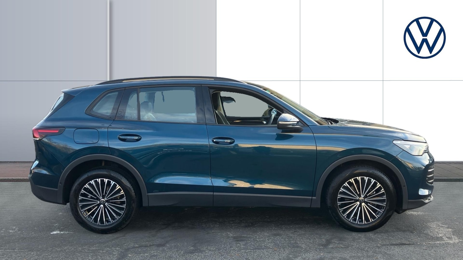 Used Volkswagen Tiguan 2024 for sale - 76625589: Photo 4