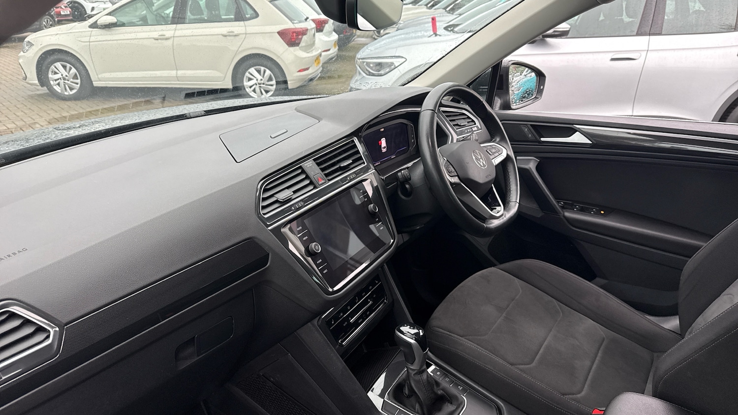 Used Volkswagen Tiguan 2023 for sale - 77917642: Photo 2