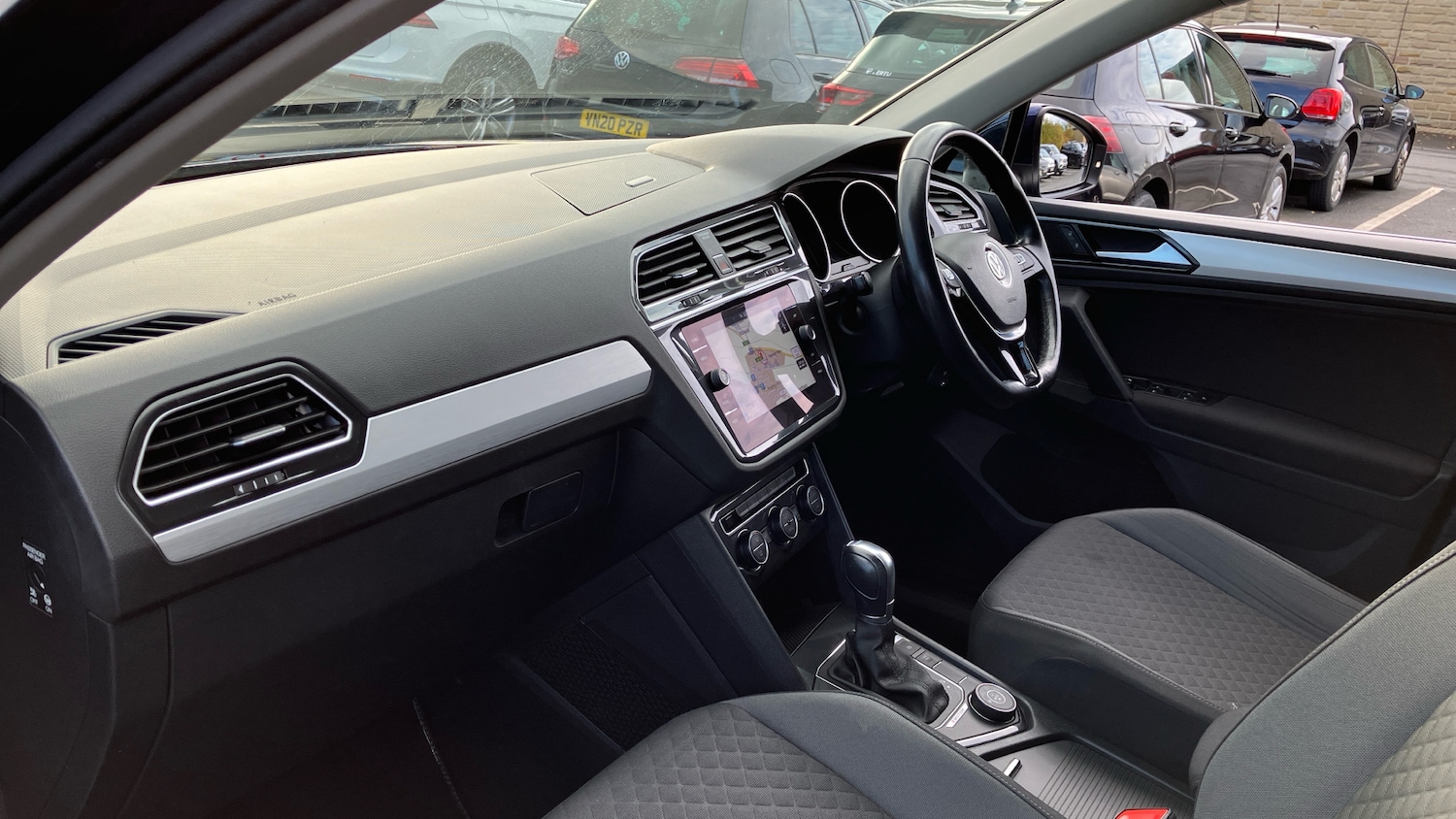 Used Volkswagen Tiguan 2018 for sale - 76391635: Photo 2