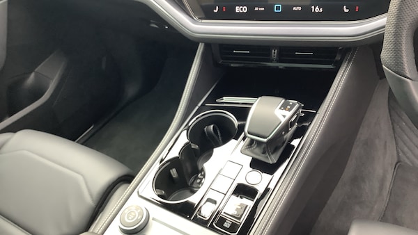 Used Volkswagen Touareg 2025 for sale - 76104625: Photo 14