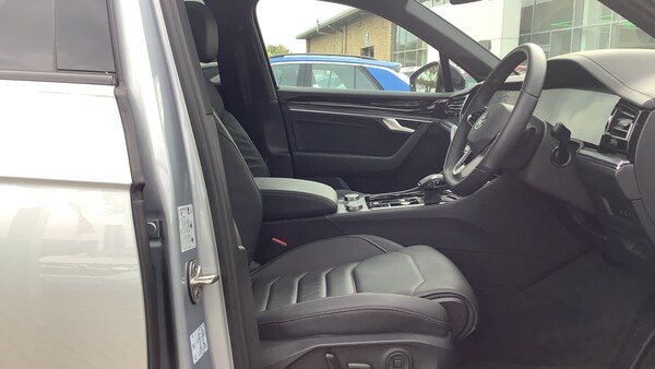 Used Volkswagen Touareg 2025 for sale - 76104625: Photo 15