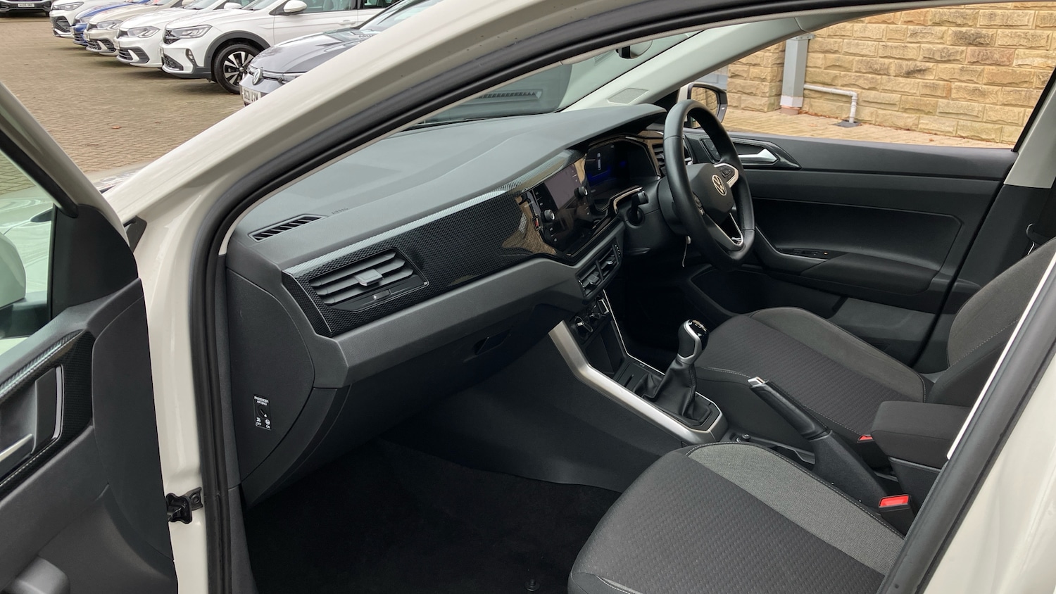 Used Volkswagen Polo 2023 for sale - 76568348: Photo 2