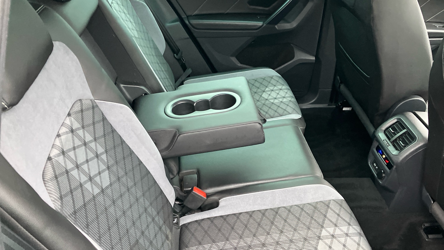 Used Volkswagen Tiguan 2024 for sale - 77273510: Photo 41