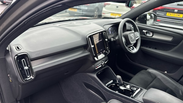 Used Volvo XC40 2021 for sale - 76100841: Photo 9