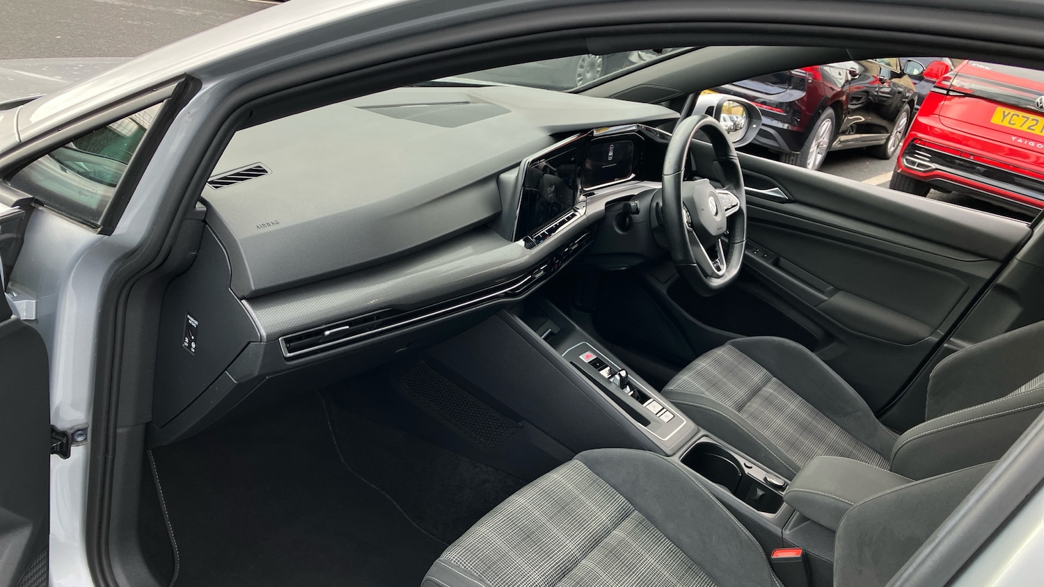 Used Volkswagen Golf 2022 for sale - 76391187: Photo 2