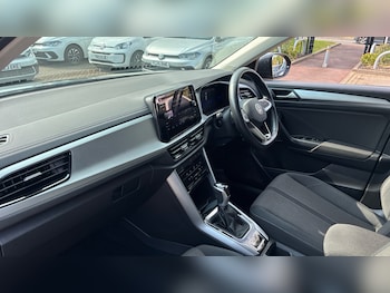 Used Volkswagen T-Roc 2023 for sale - 79053735: Photo