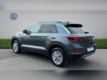 Used Volkswagen T-Roc 2023 for sale - 79053735: Photo