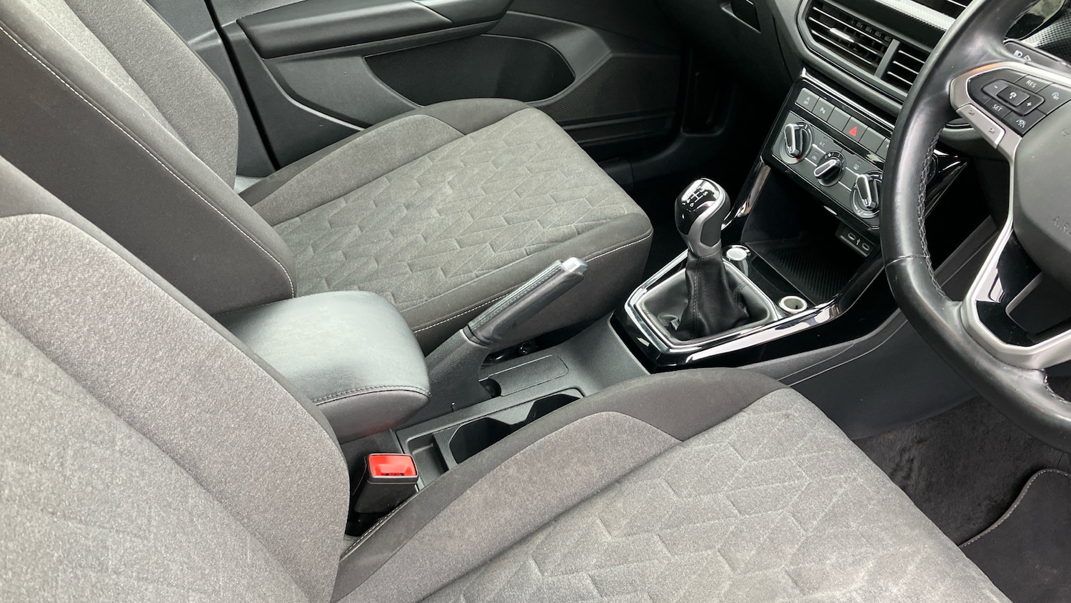 Used Volkswagen T-Cross 2024 for sale - 76391615: Photo 14