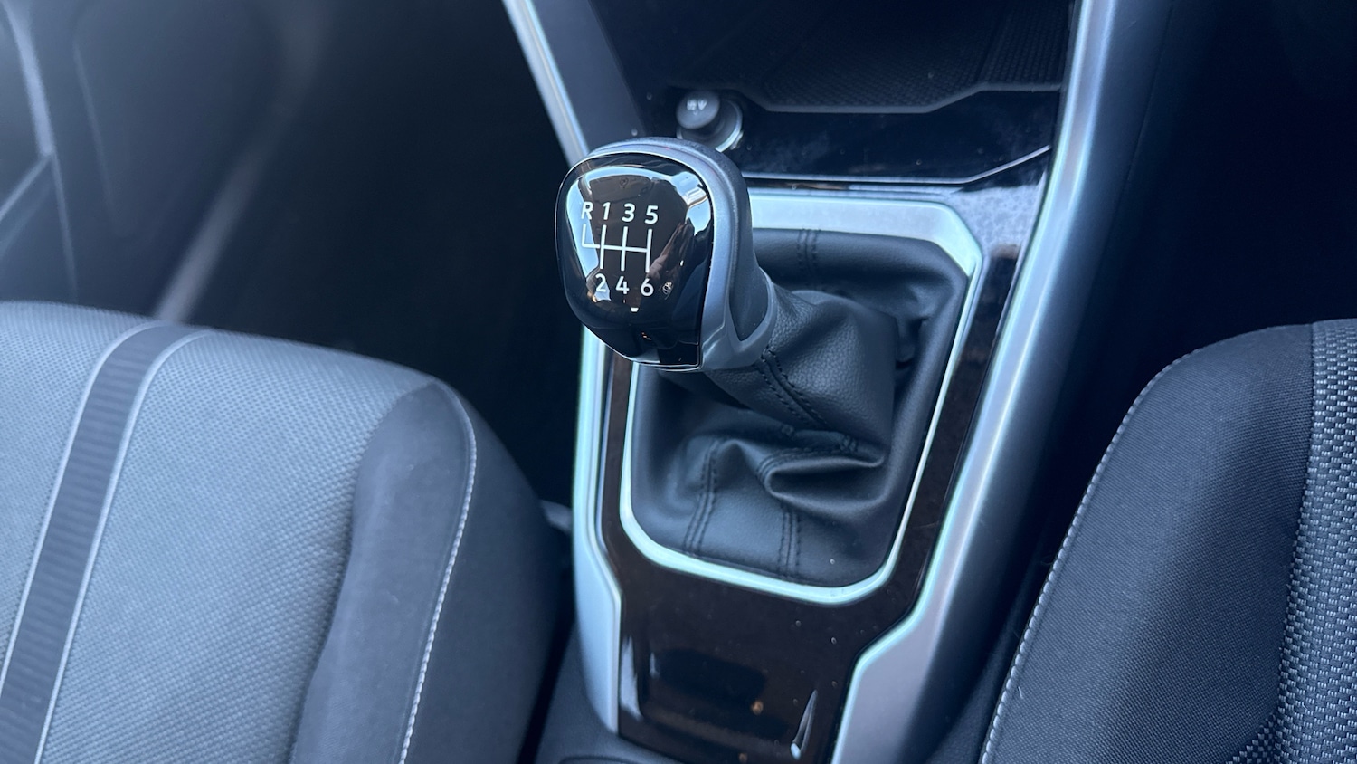 Used Volkswagen T-Roc 2023 for sale - 77225677: Photo 14