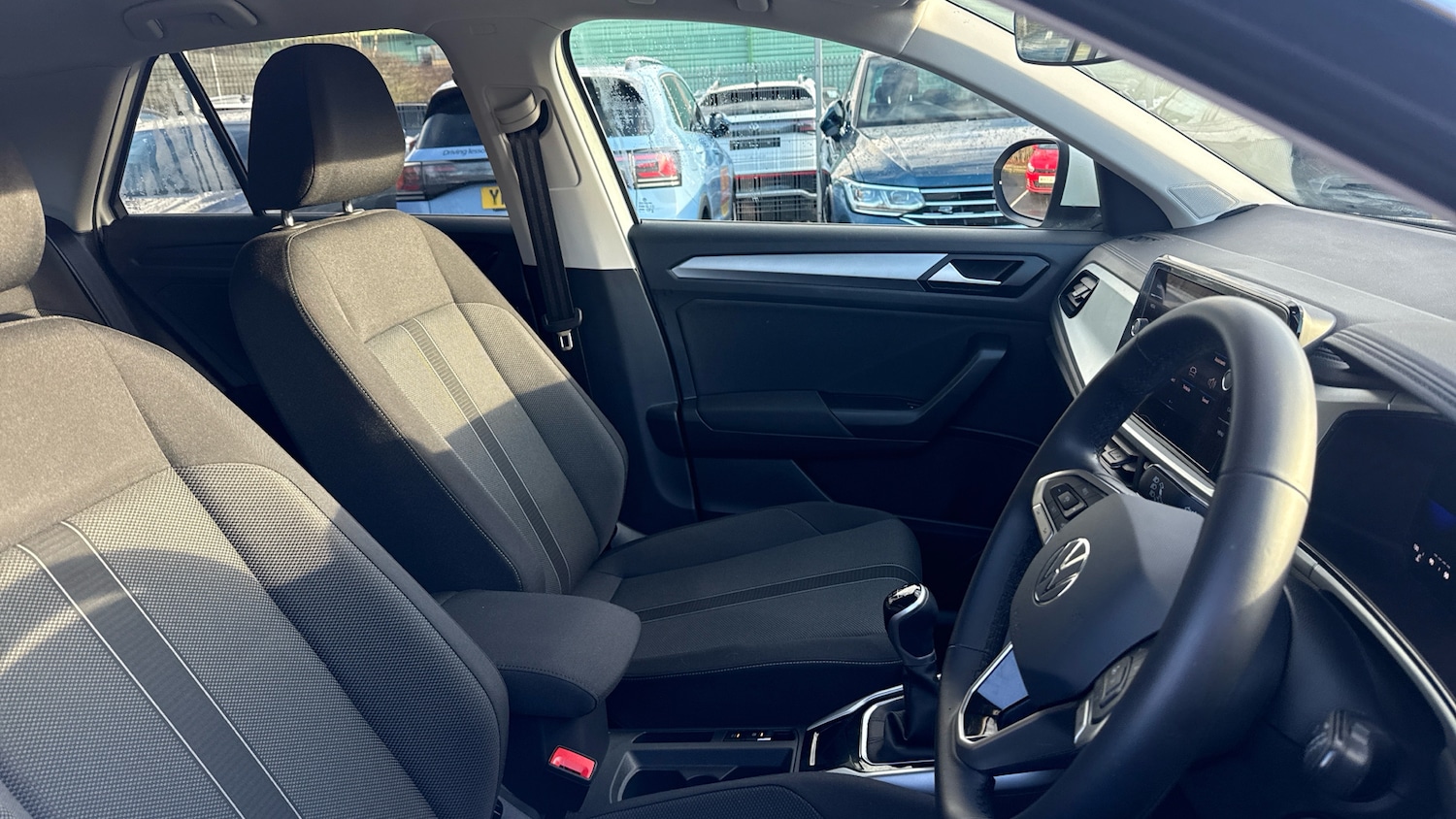 Used Volkswagen T-Roc 2023 for sale - 77225677: Photo 15