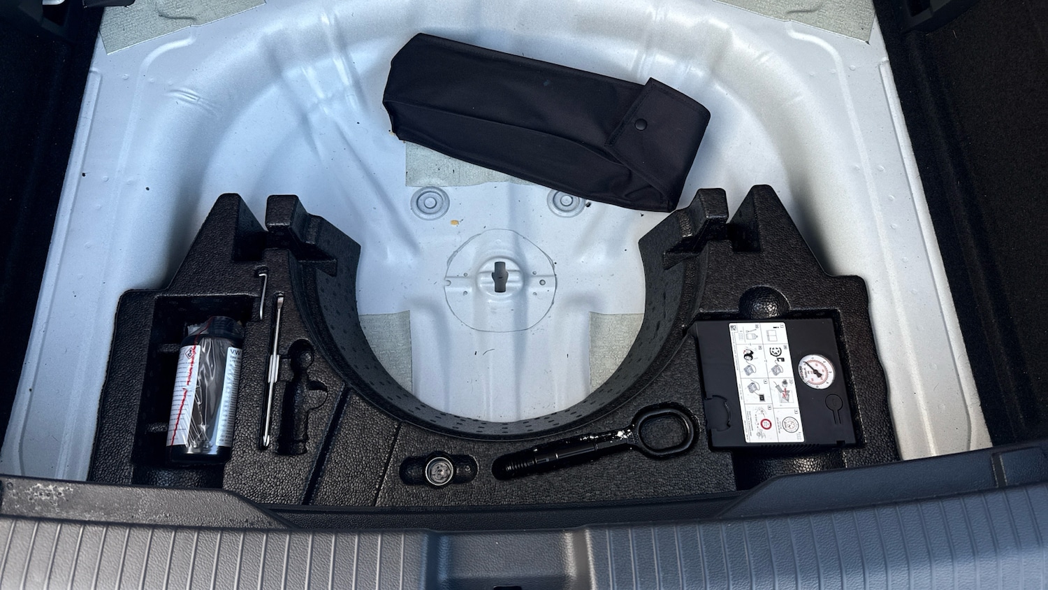 Used Volkswagen T-Roc 2023 for sale - 77225677: Photo 26