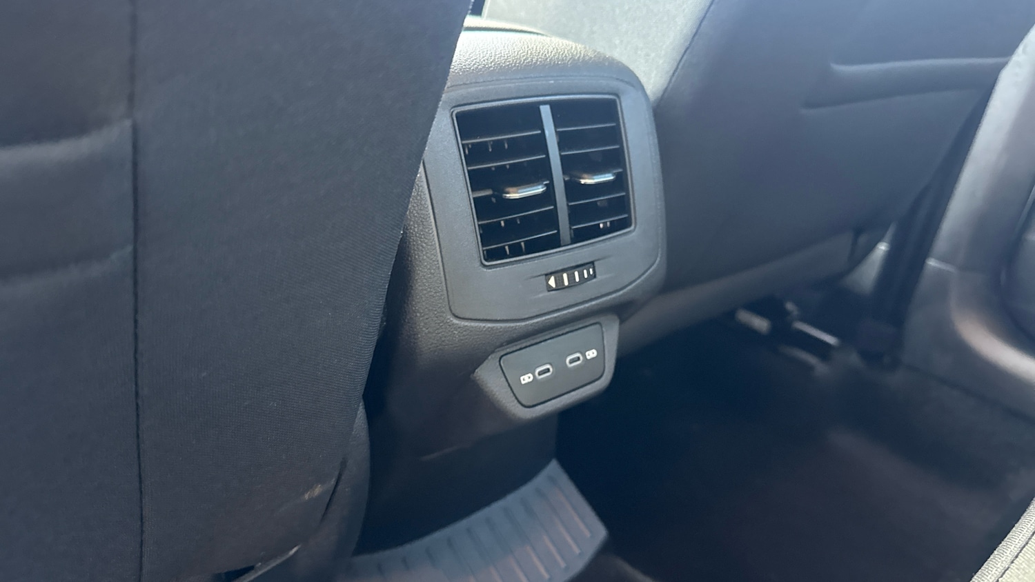 Used Volkswagen T-Roc 2023 for sale - 77225677: Photo 28